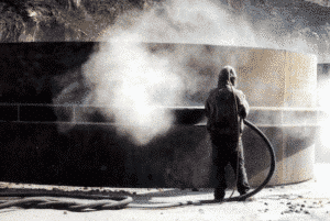 Procédé de nettoyage par grenaillage dans le traitement des inserts en carbure cémenté 1