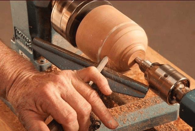 How to Do Lathe in Woodworking? 1