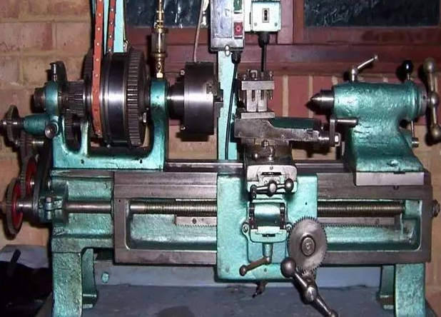 The 4 Interesting Development History of the 4th Generation lathes 12