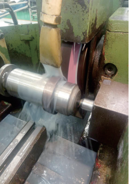 Fig.2　The processing of external cylindrical grinding
